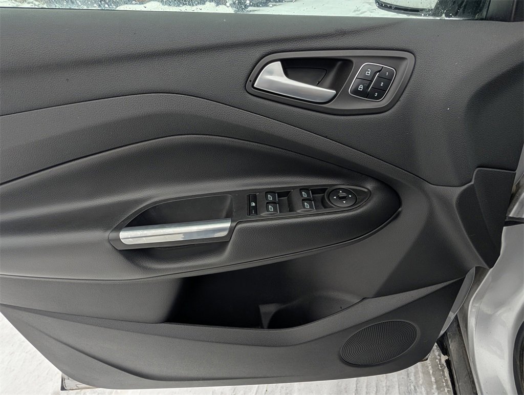 Used 2017 Ford Escape Titanium image 16