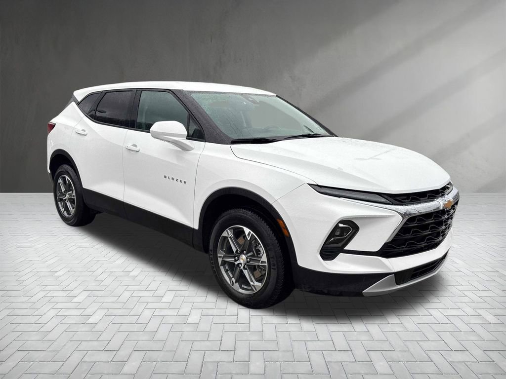 Used 2025 Chevrolet Blazer LT image 7