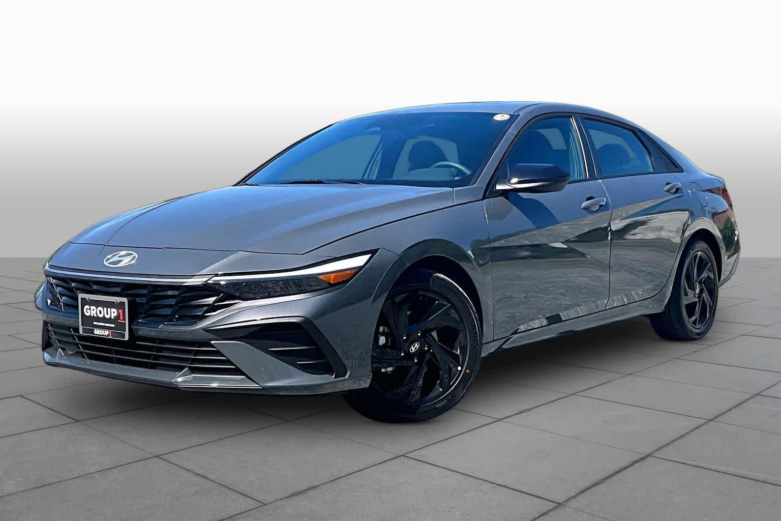 Used 2026 Hyundai Elantra SEL Sport FWD image 1