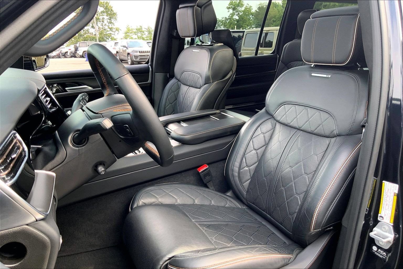 Certified 2025 Jeep Grand Wagoneer L Series III w/ Rear Seat Video Group 1 AWD/4WD image 8