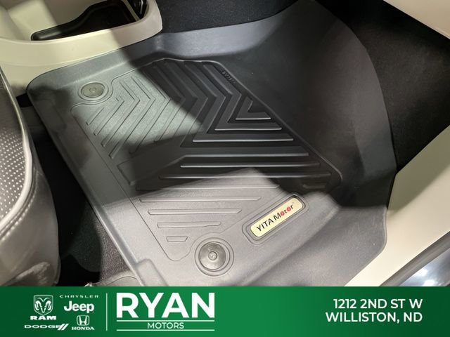 Used 2020 Chrysler Pacifica Limited image 19