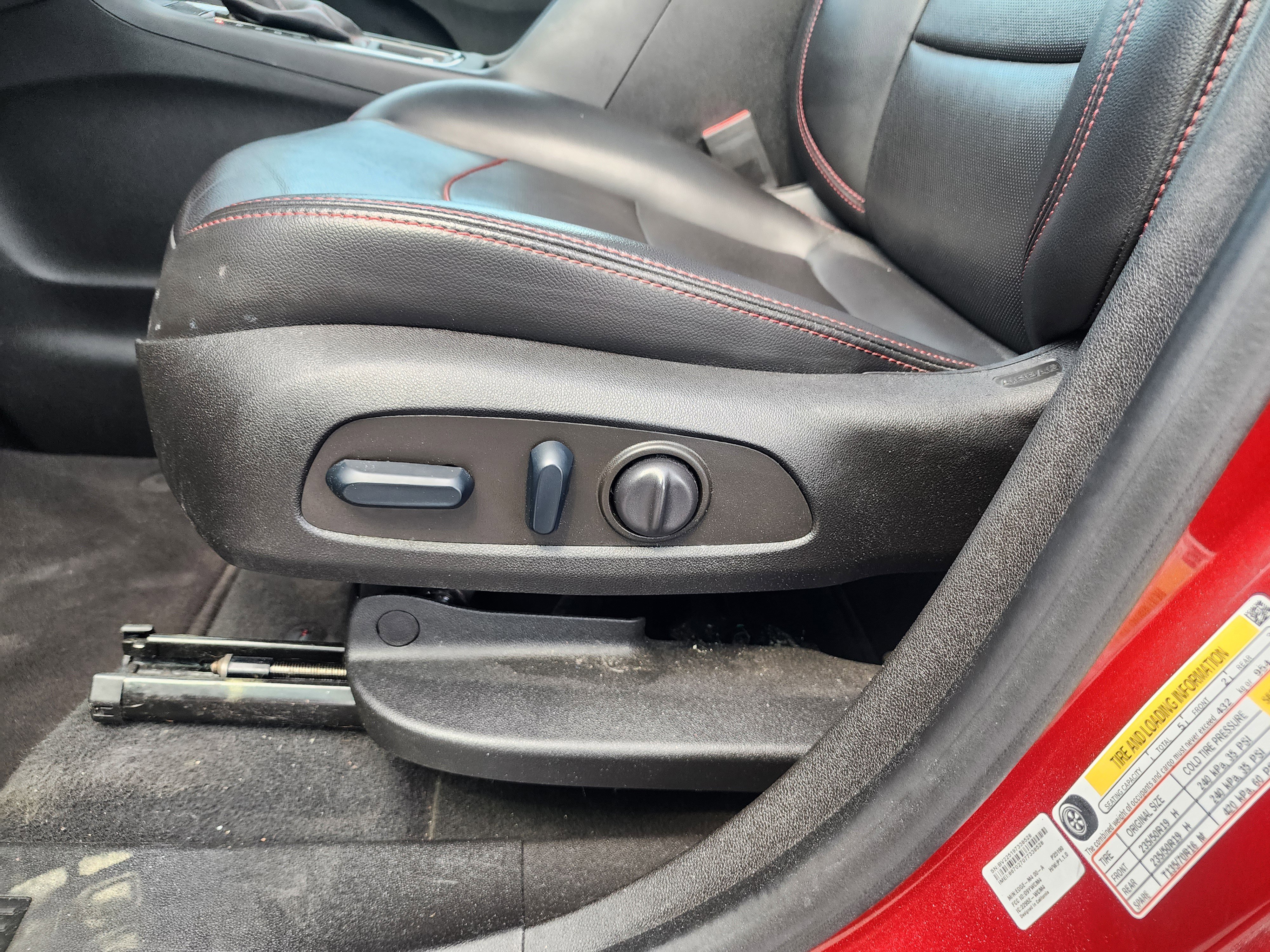 Used 2022 Chevrolet Equinox RS w/ RS Leather Package image 26