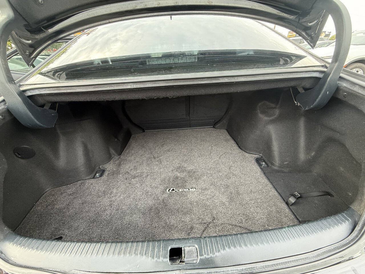 Used 2016 Lexus IS 200t RWD image 29