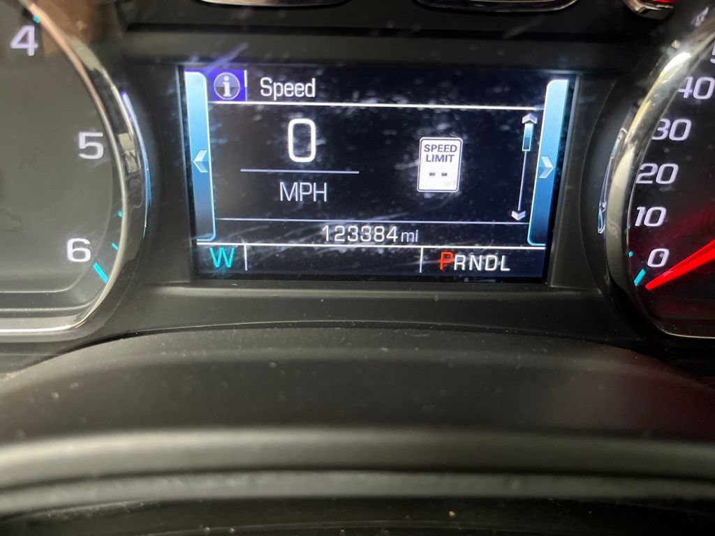 Used 2018 Chevrolet Suburban LT RWD image 13