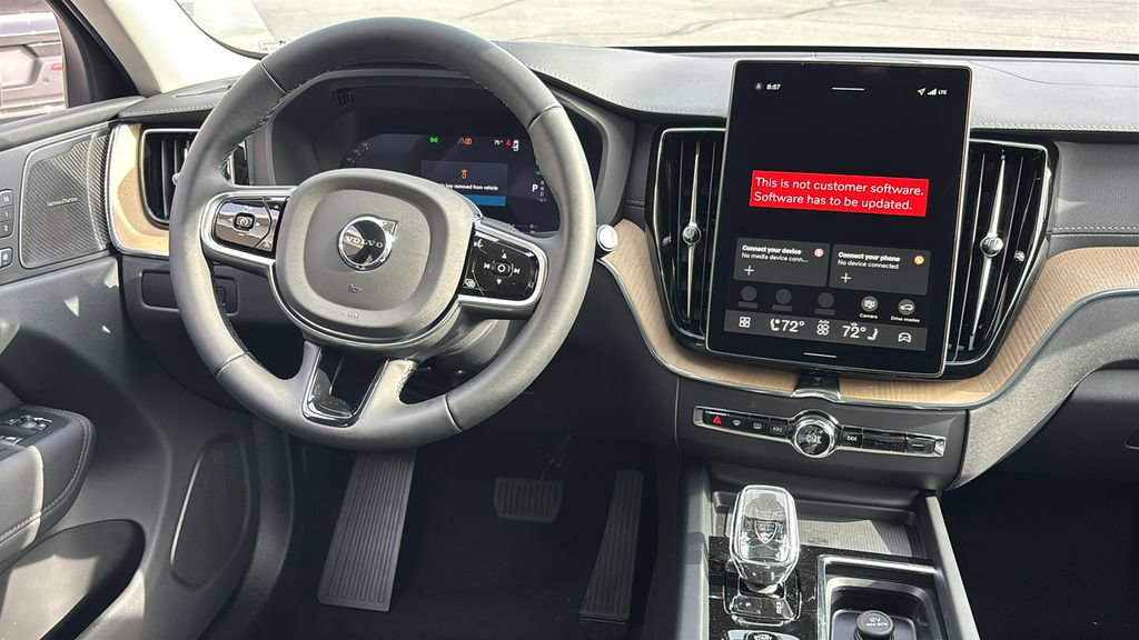 New 2026 Volvo XC60 T8 Ultra w/ Protection Package Premier AWD/4WD image 7