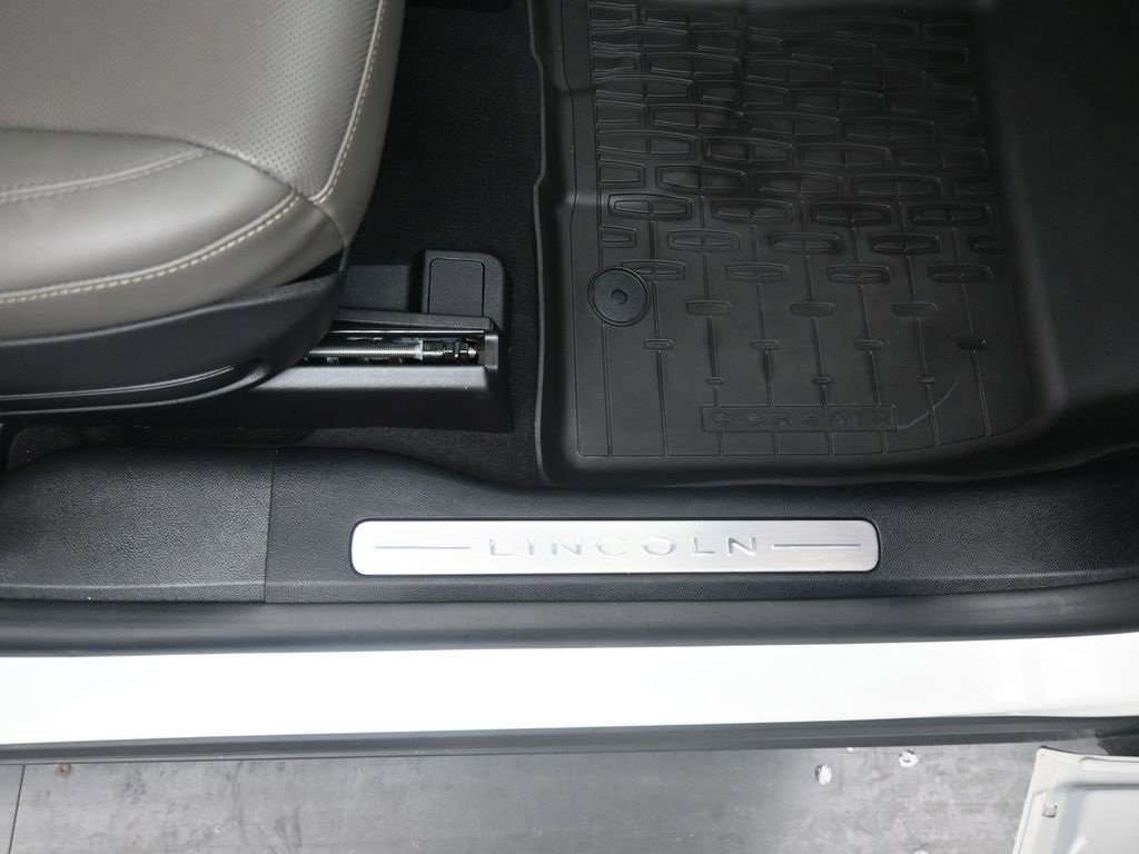 Used 2024 Lincoln Corsair FWD w/ Equipment Group 101A image 10