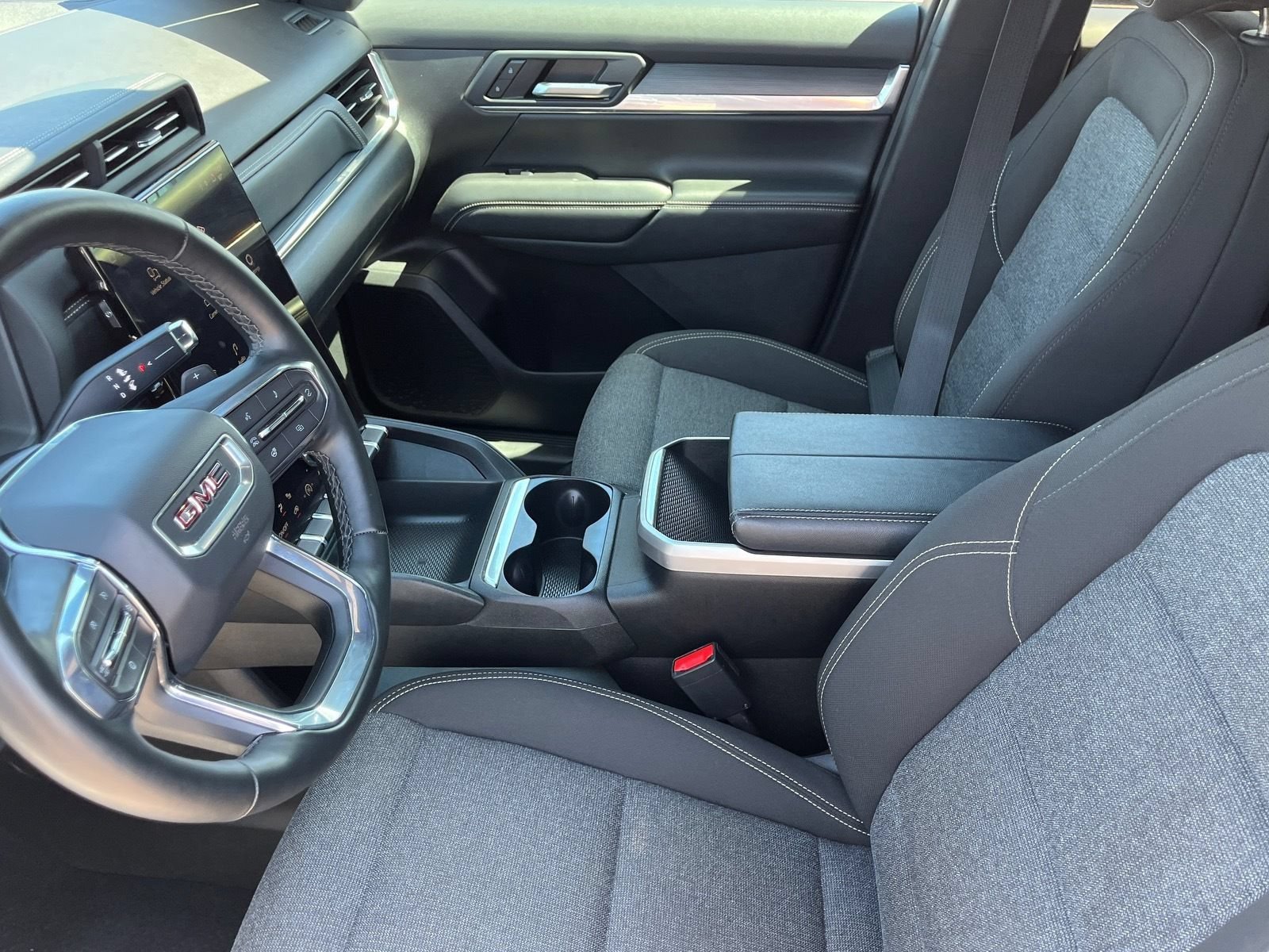 Used 2025 GMC Terrain Elevation FWD image 17