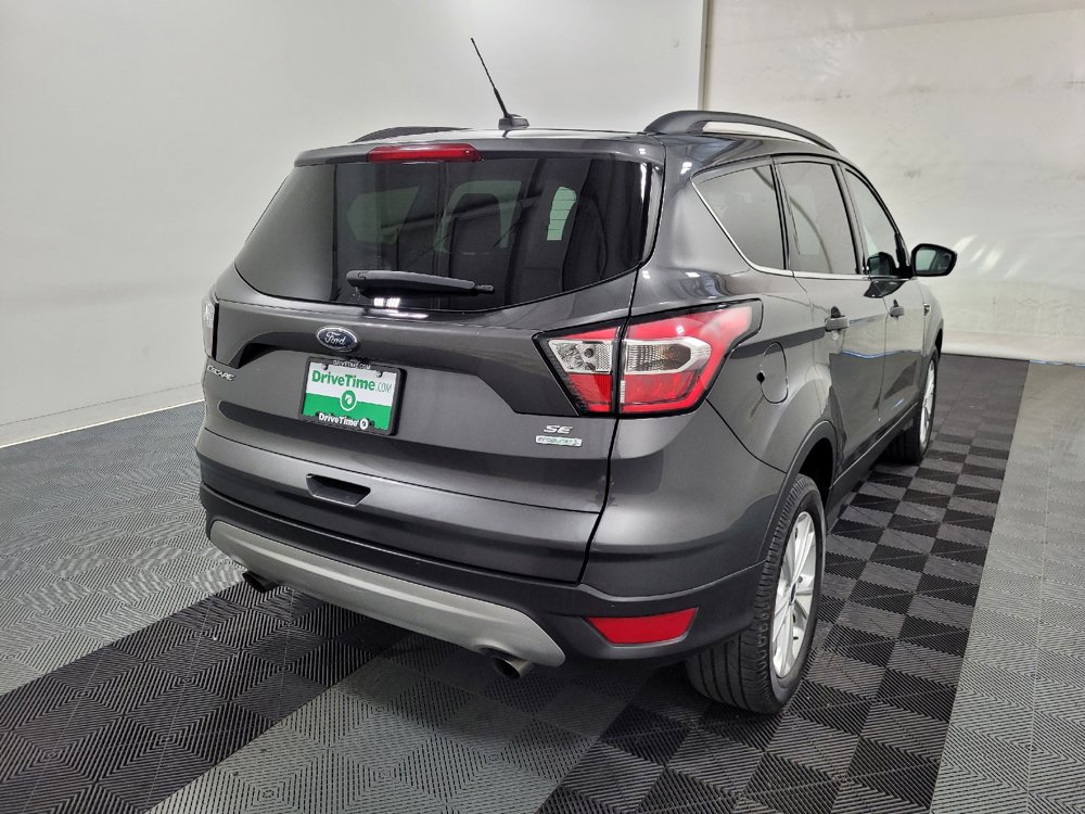 Used 2017 Ford Escape SE w/ SE Leather Comfort Package FWD image 9