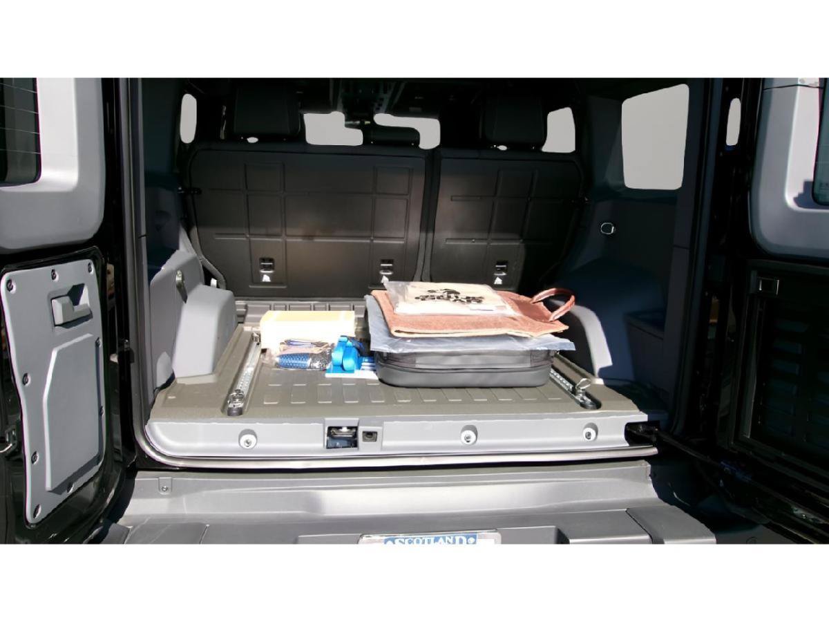 Used 2025 INEOS Grenadier Station Wagon AWD/4WD image 9