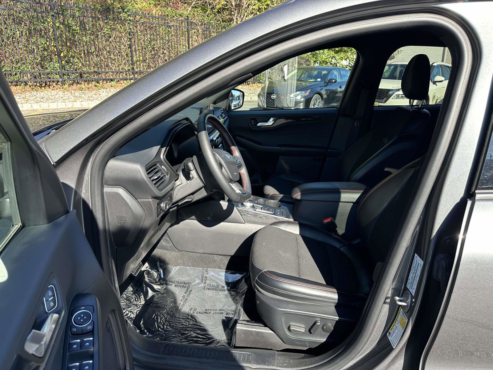 Used 2024 Ford Escape ST-Line image 15