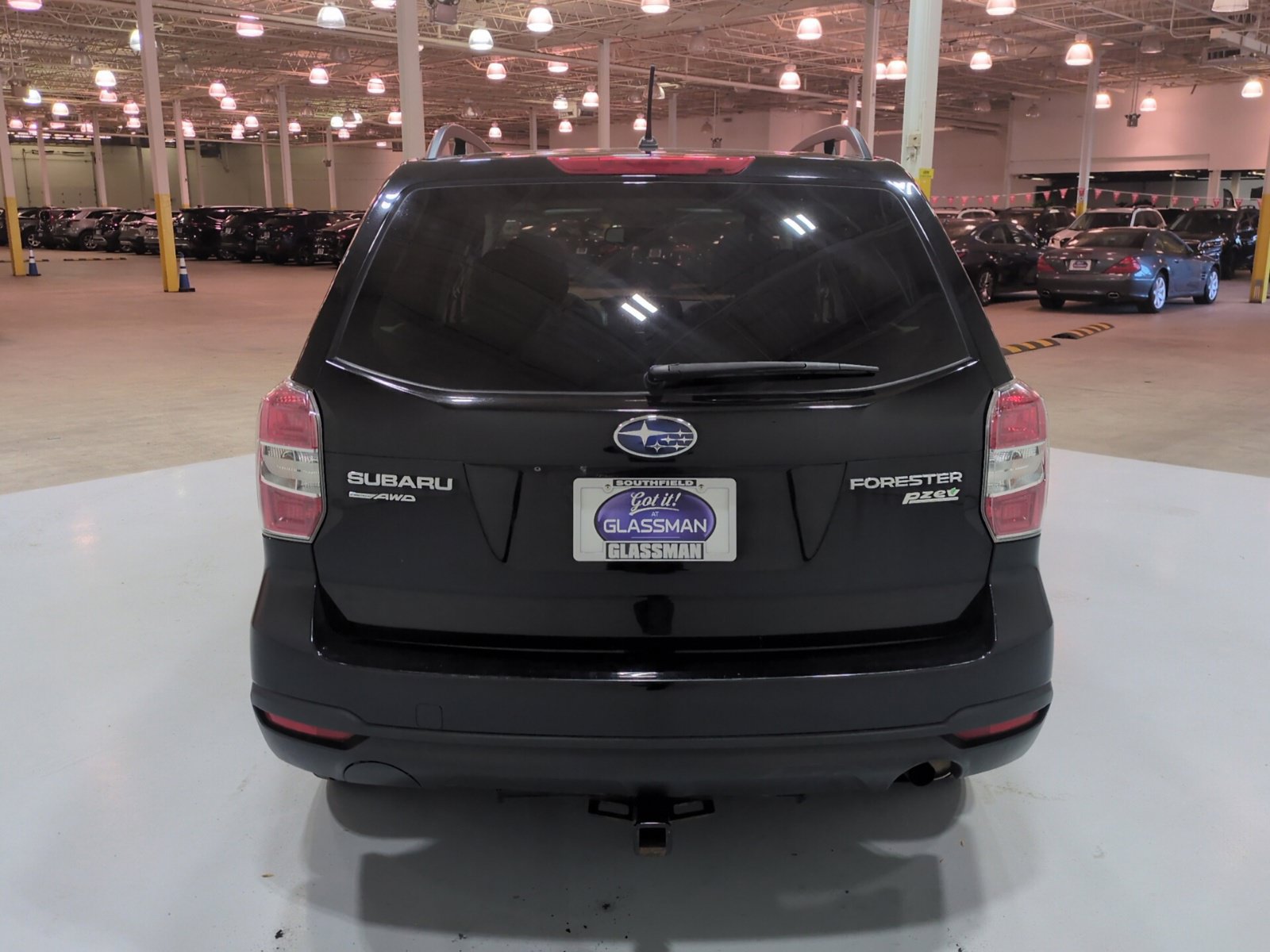 Used 2015 Subaru Forester 2.5i Premium w/ All-Weather Package AWD/4WD image 4