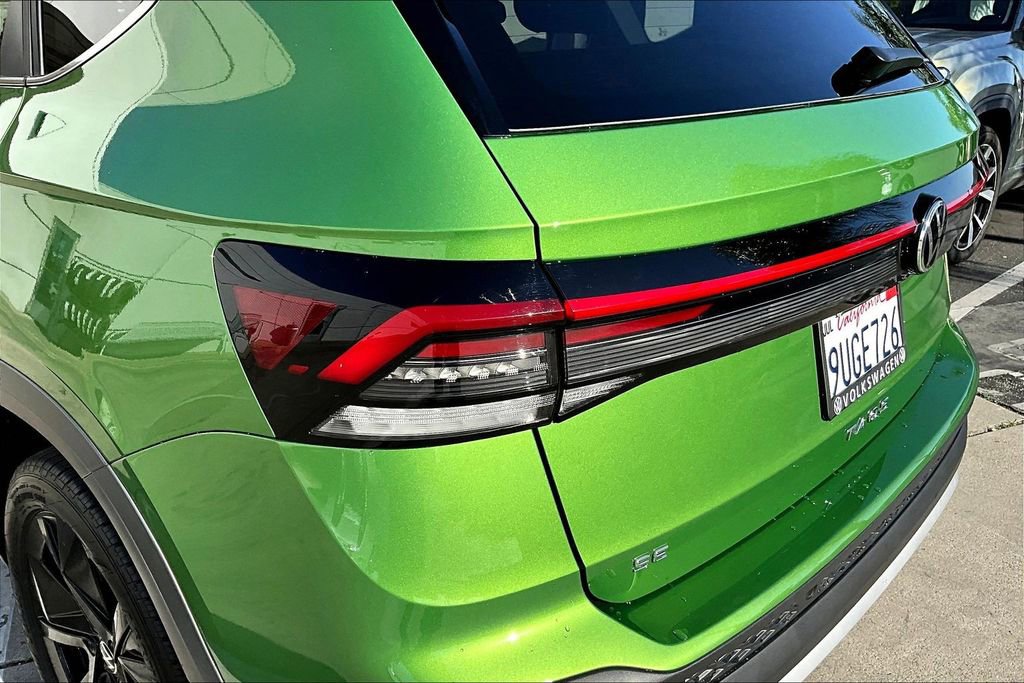 Used 2025 Volkswagen Taos SE image 23