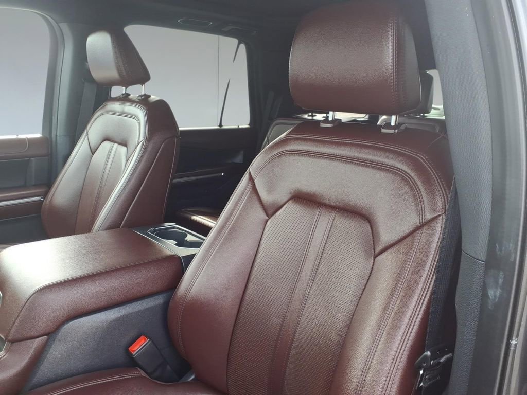 Used 2024 Ford Expedition Limited image 14