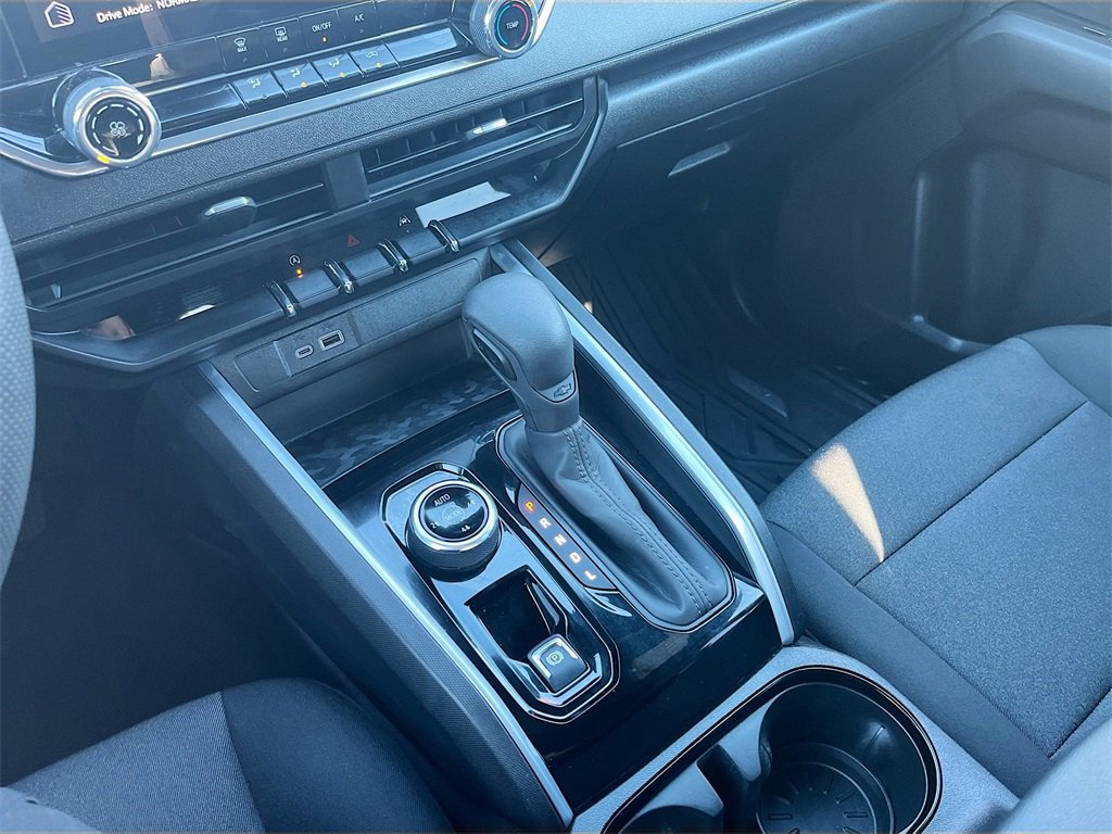 Used 2024 Chevrolet Colorado Trail Boss w/ Advanced Trailering Package image 16