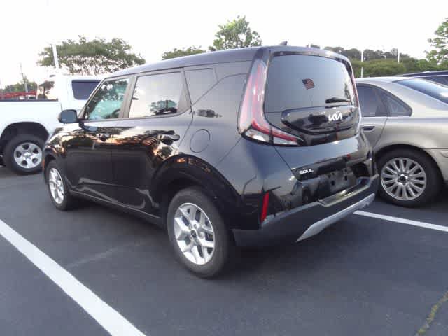 Used 2025 Kia Soul LX w/ LX Technology Package FWD image 5