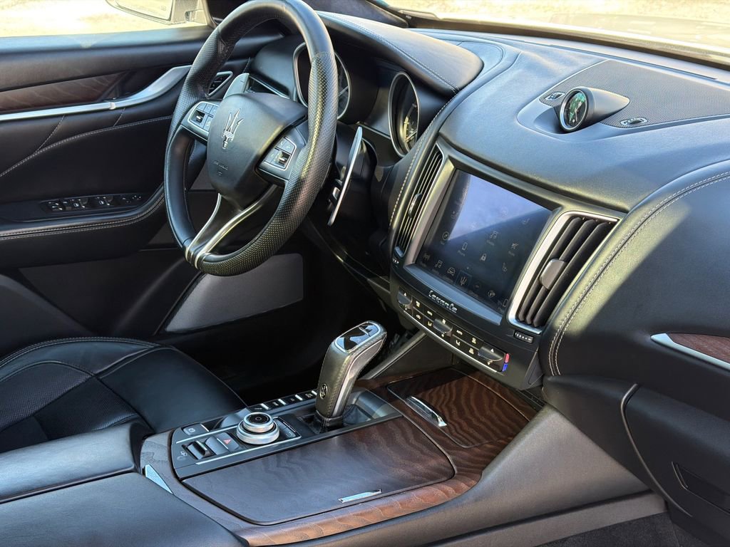 Used 2019 Maserati Levante GTS image 11