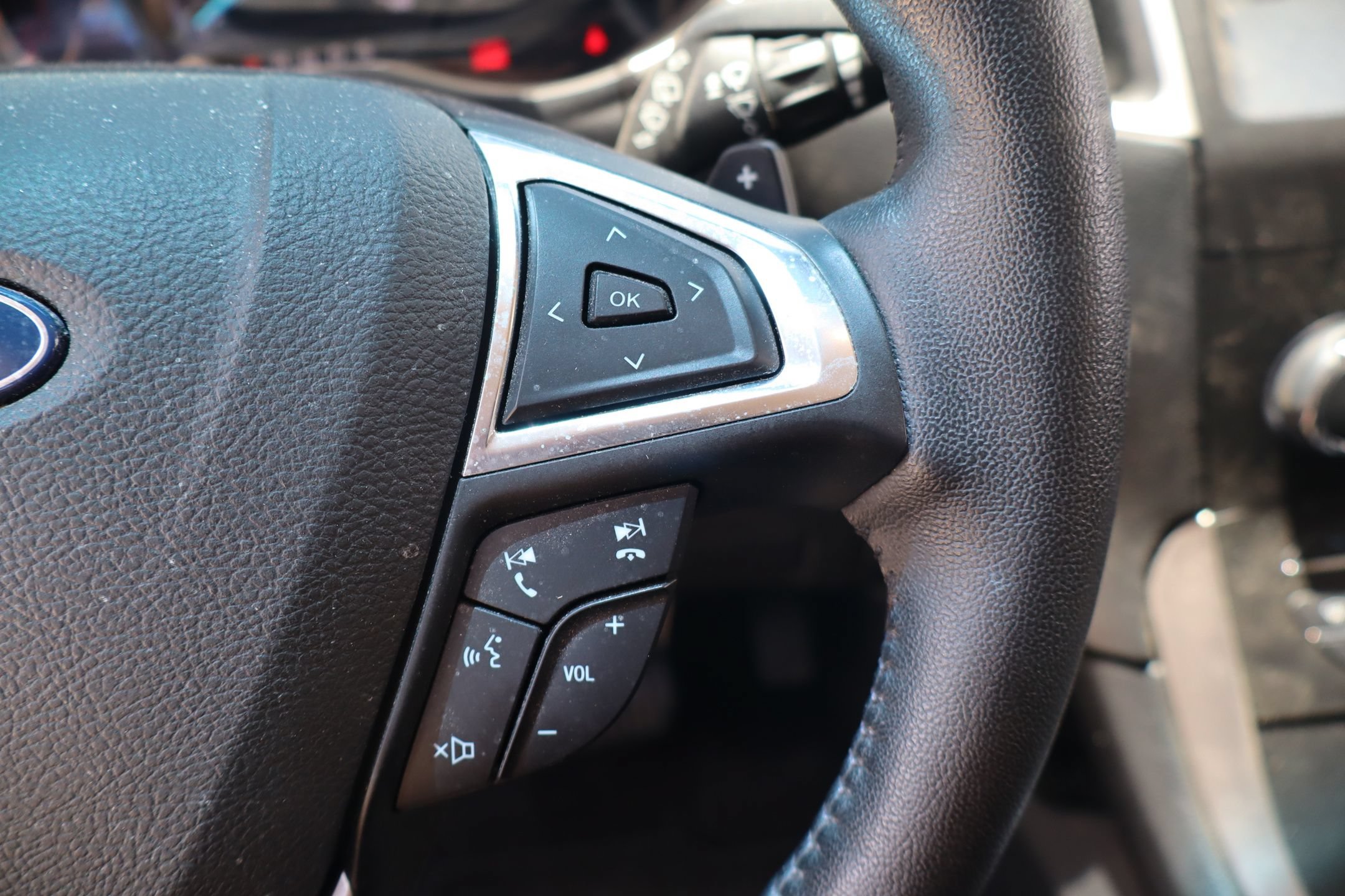 Used 2018 Ford Edge SEL w/ Equipment Group 201A FWD image 15