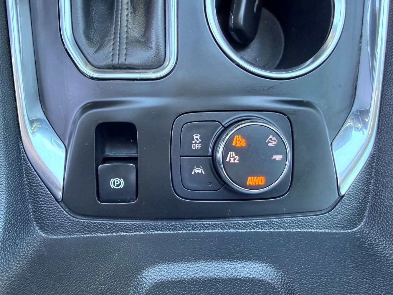 Used 2020 Chevrolet Traverse Premier AWD/4WD image 19