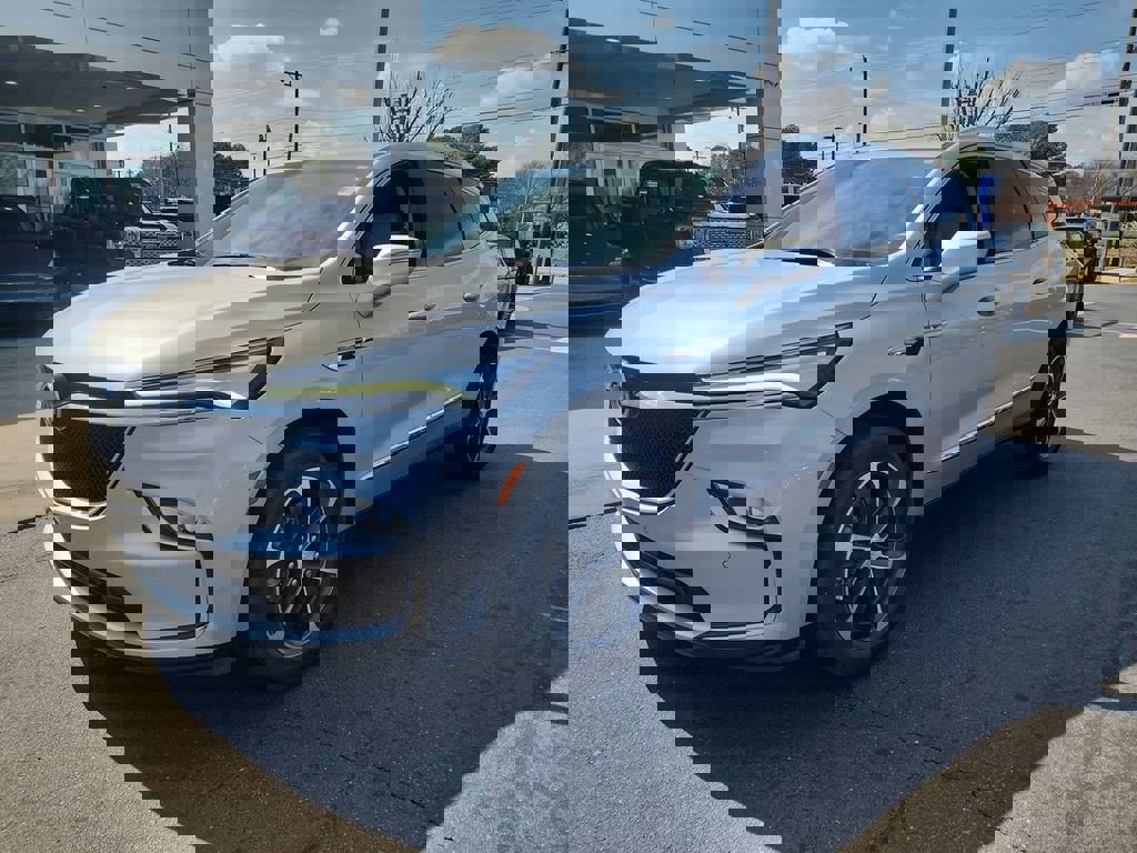 Certified 2022 Buick Enclave Essence w/ Sport Touring Edition image 4