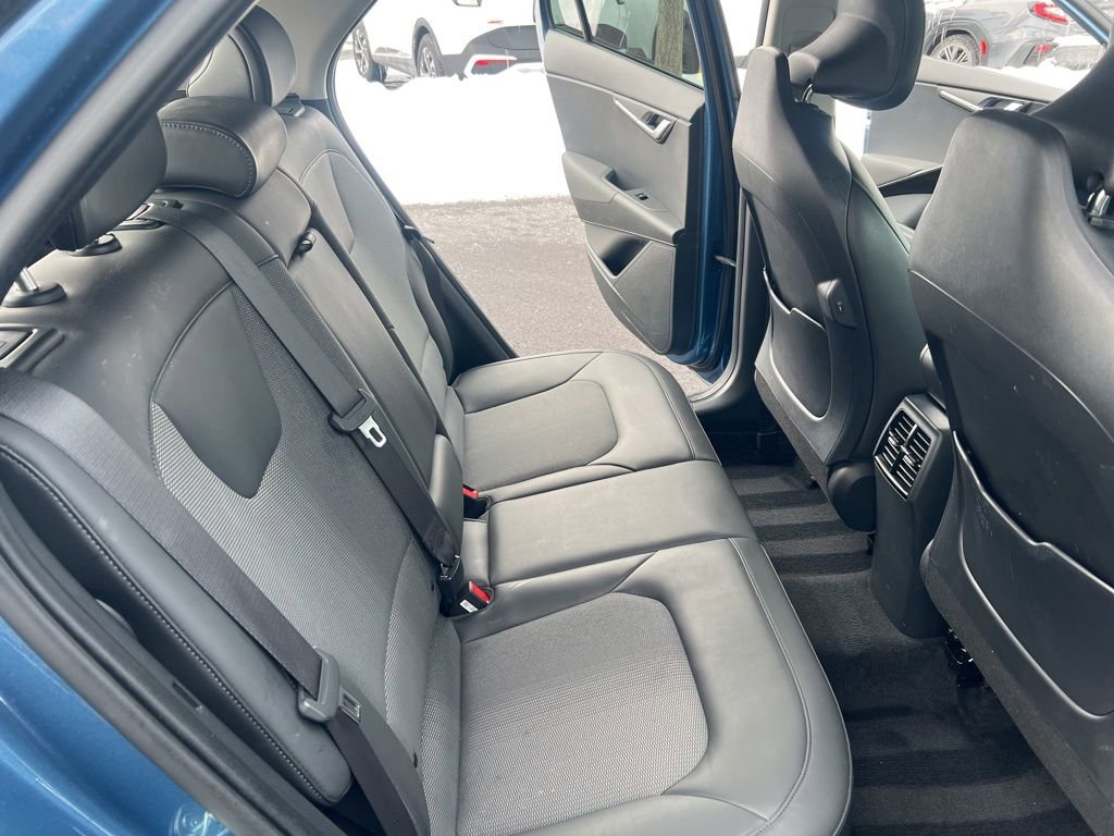 Certified 2024 Kia Niro EX image 14