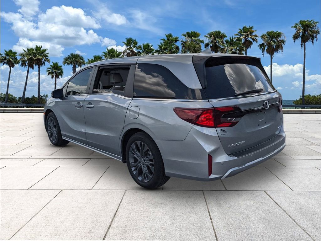 Used 2025 Honda Odyssey Touring image 5