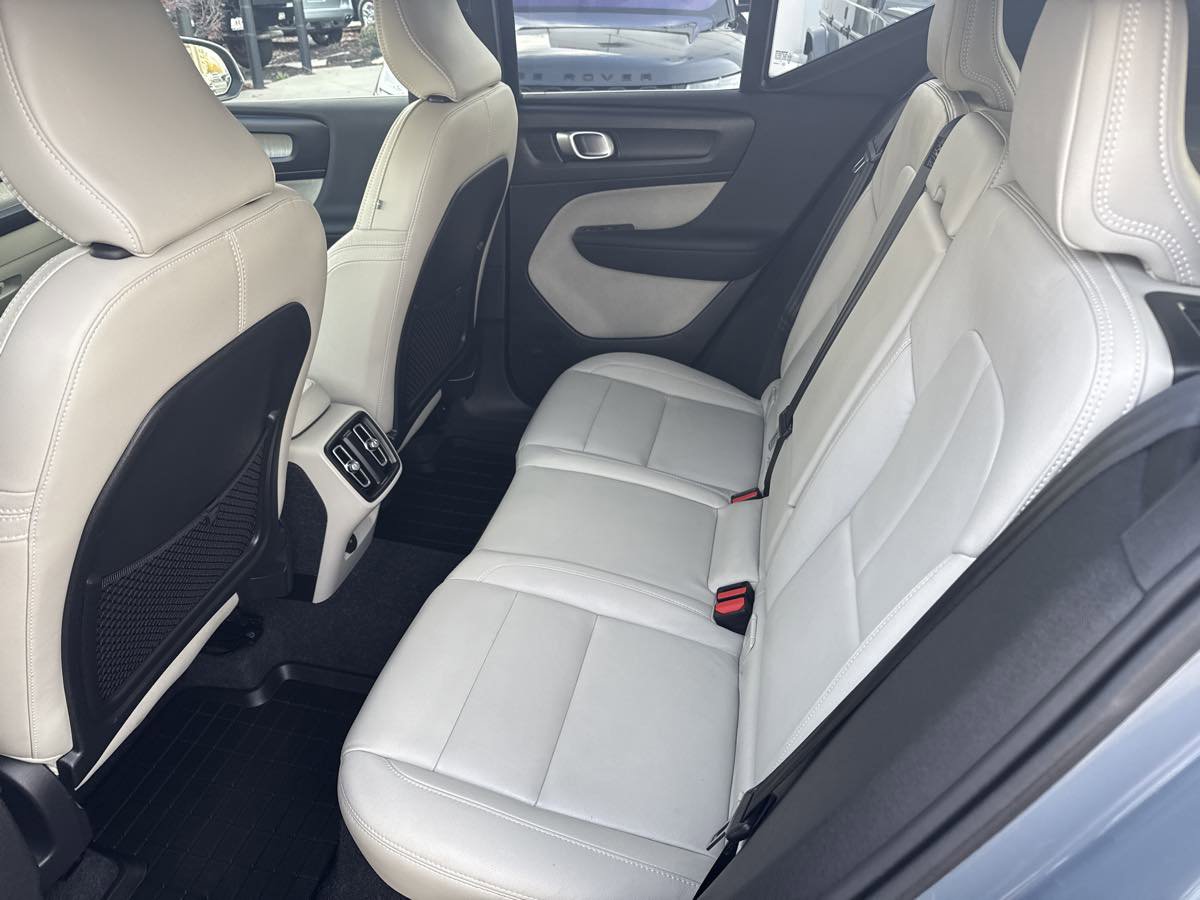 Used 2020 Volvo XC40 T5 Inscription w/ Protection Package Premier image 15