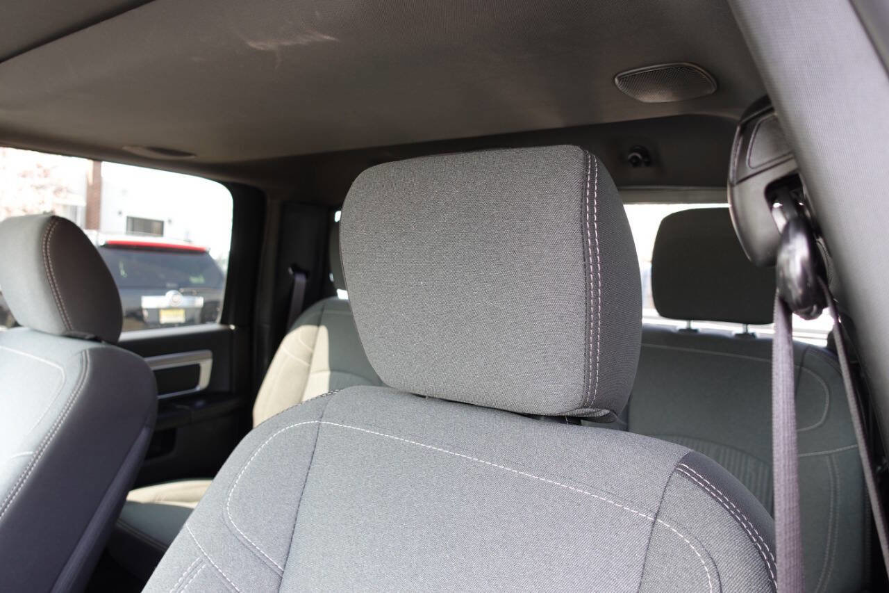 Used 2023 RAM 1500 Classic Warlock image 16