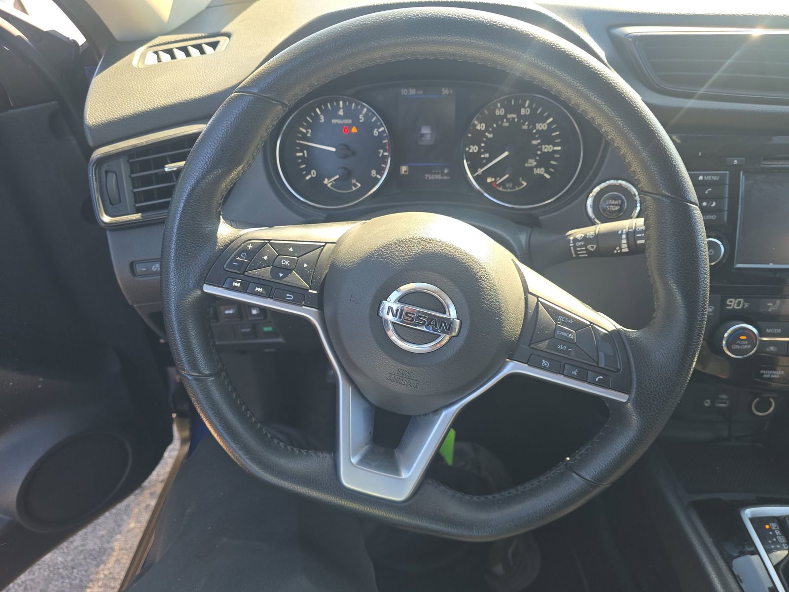 Used 2019 Nissan Rogue SV image 15