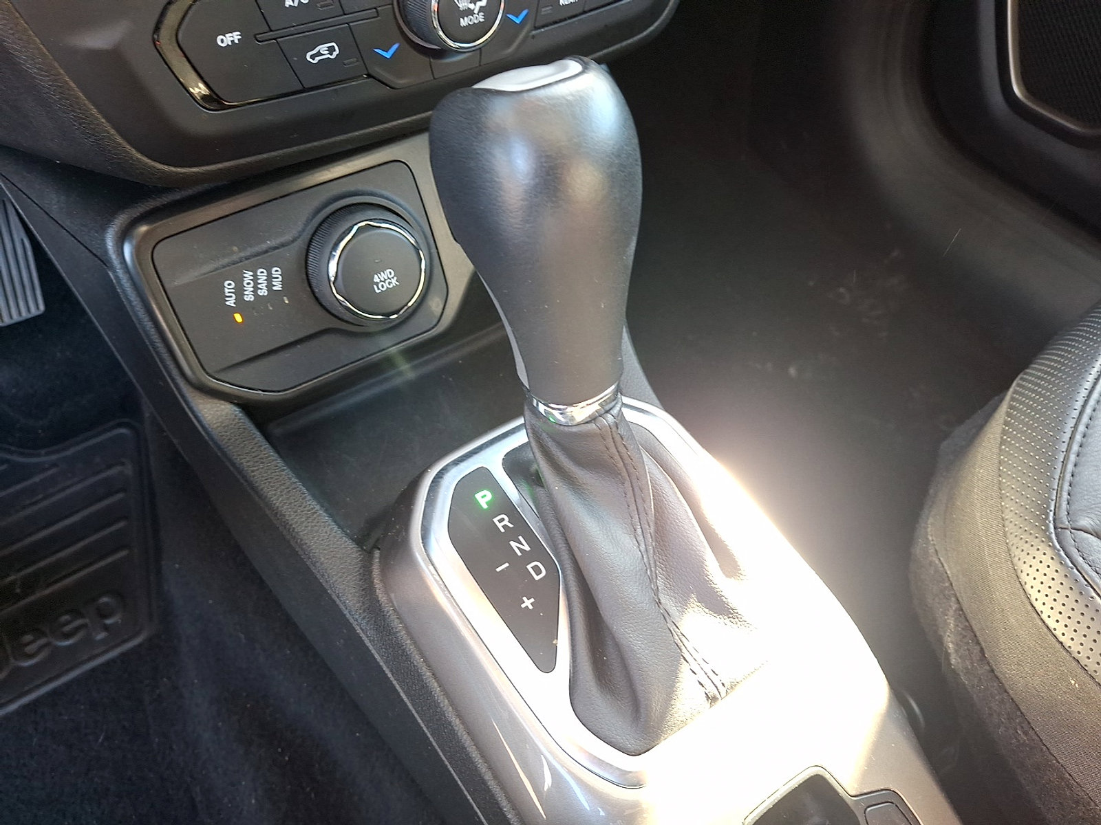 Used 2022 Jeep Renegade Limited w/ Sun, Sound & Wheels Group image 14