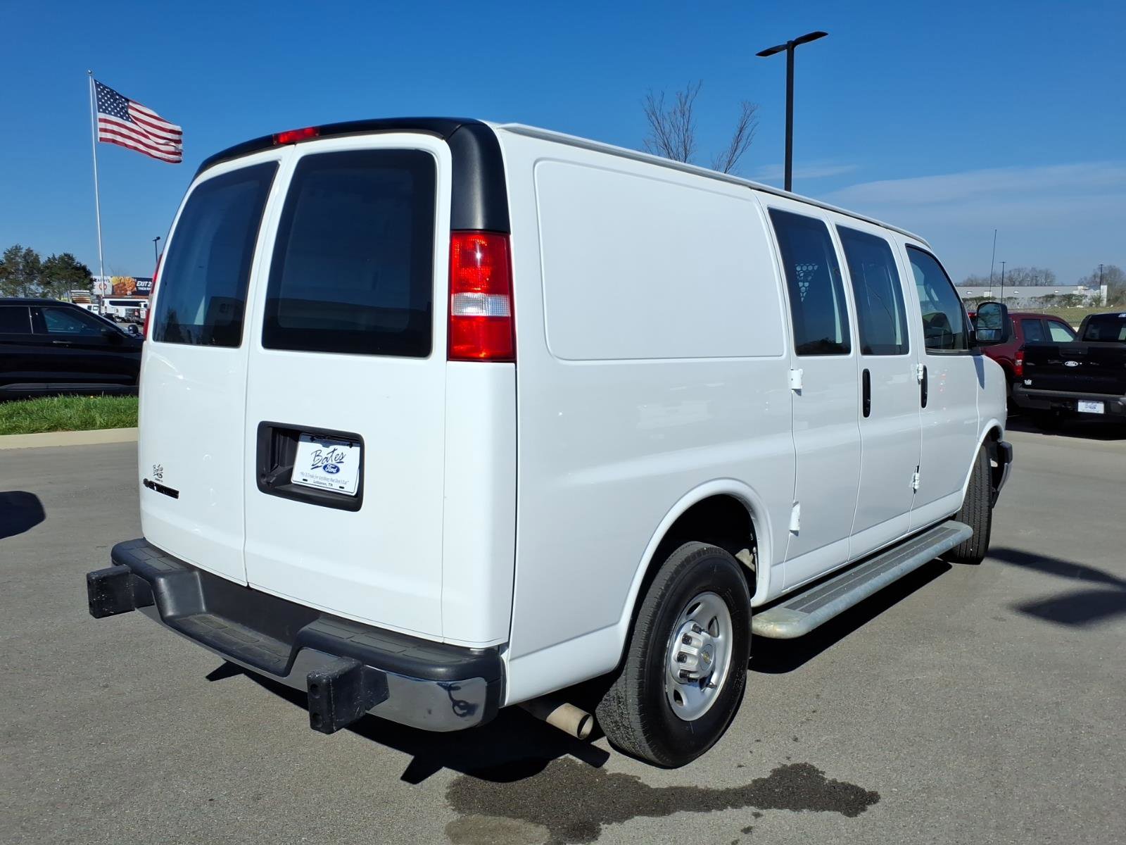 Used 2024 Chevrolet Express 2500 w/ Driver Convenience Package image 3