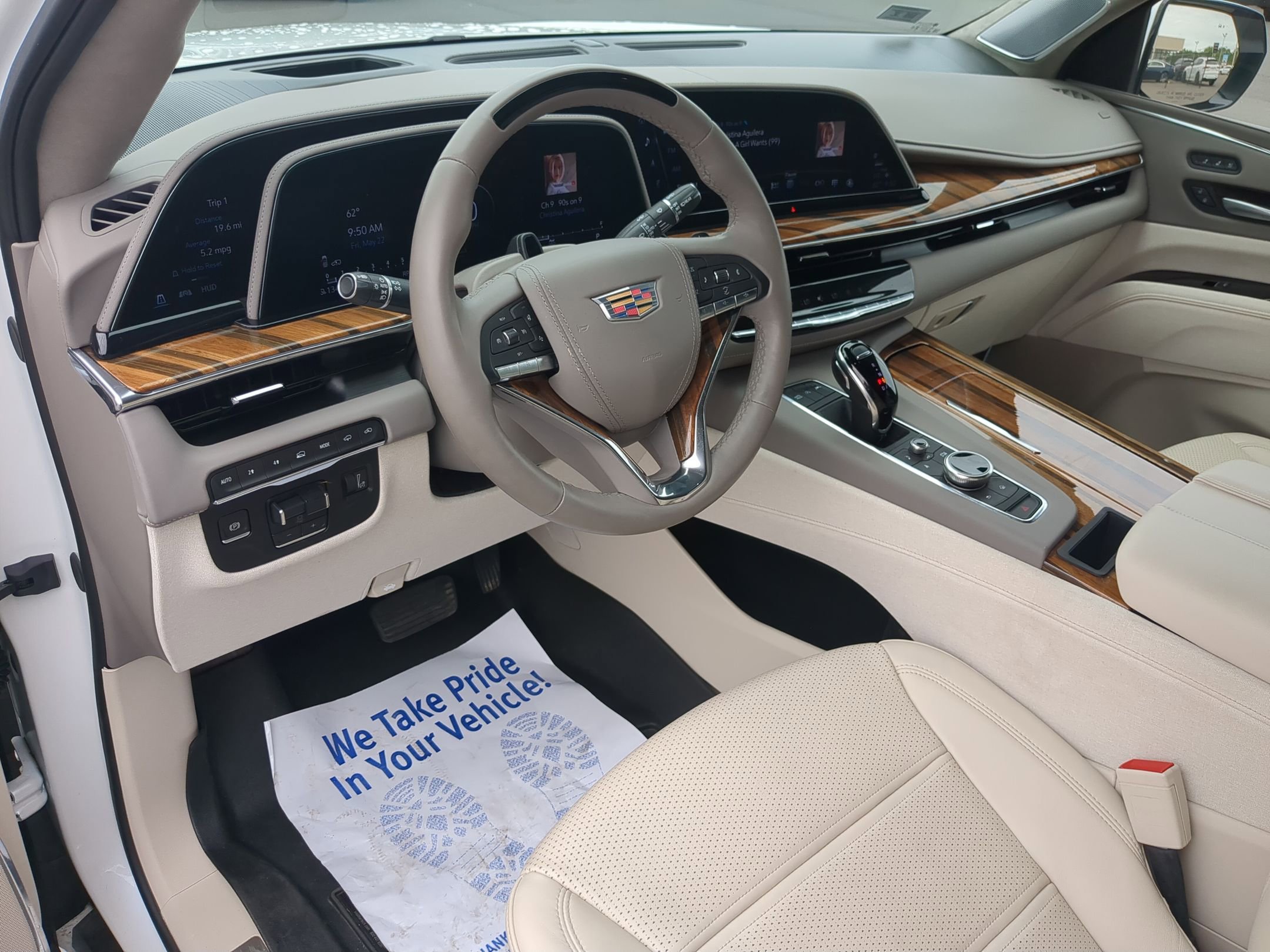 Certified 2024 Cadillac Escalade Premium Luxury Platinum AWD/4WD image 9