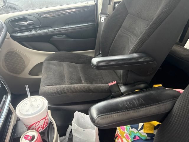 Used 2018 Dodge Grand Caravan SE FWD image 28