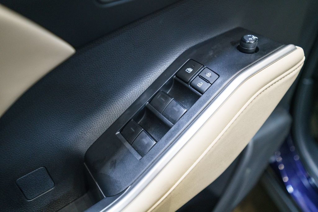 Used 2023 Toyota Highlander XLE AWD/4WD image 20