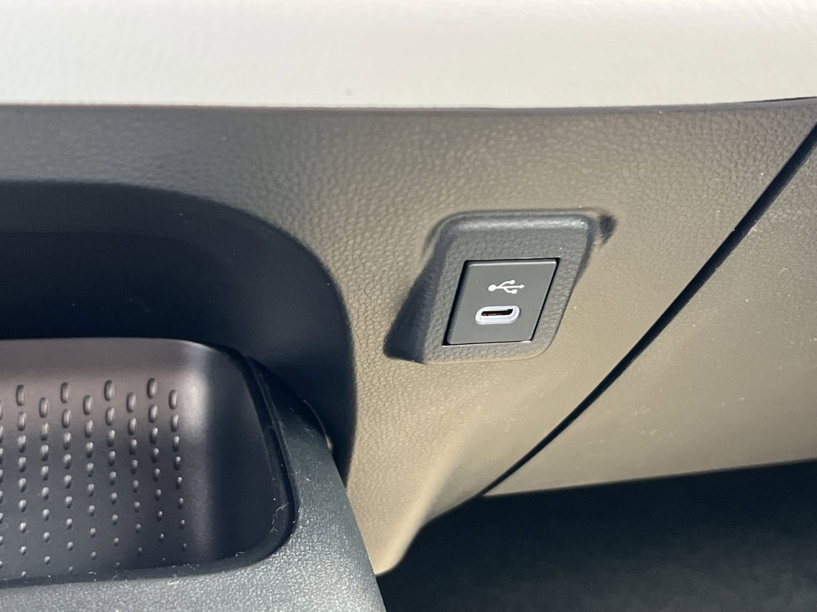 New 2026 Toyota Corolla SE AWD/4WD image 27
