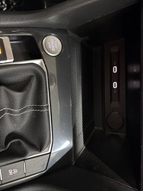 Certified 2022 Volkswagen Tiguan SE FWD image 22