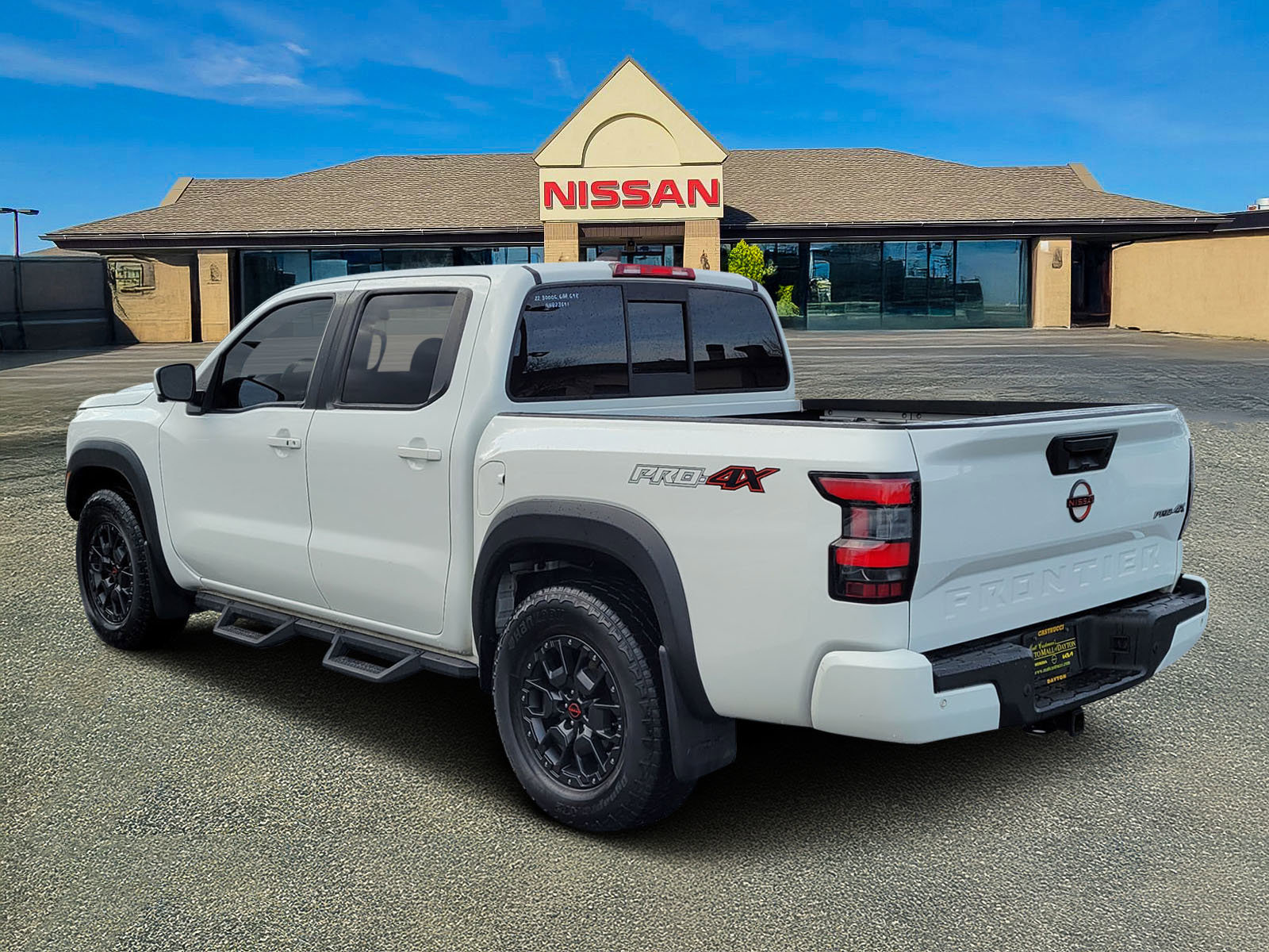 Certified 2022 Nissan Frontier PRO-4X w/ Pro-4X Premium Package image 3