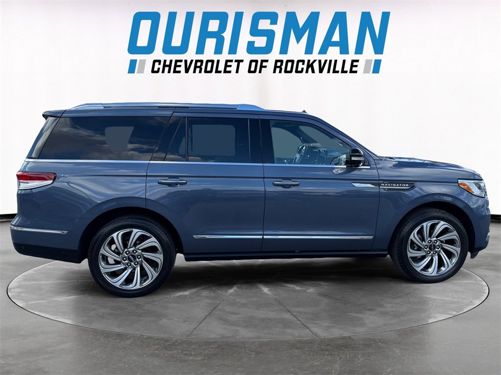 Used 2023 Lincoln Navigator Reserve image 7