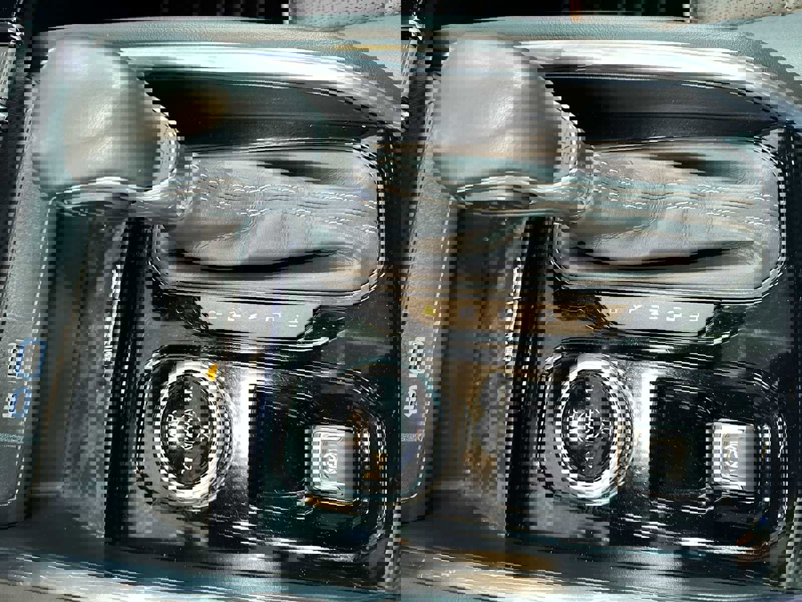 Used 2024 GMC Canyon AT4 w/ AT4 Premium Package image 30