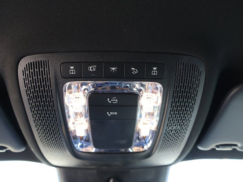 Used 2025 Mercedes-Benz GLB 250 w/ Driver Assistance Package image 40