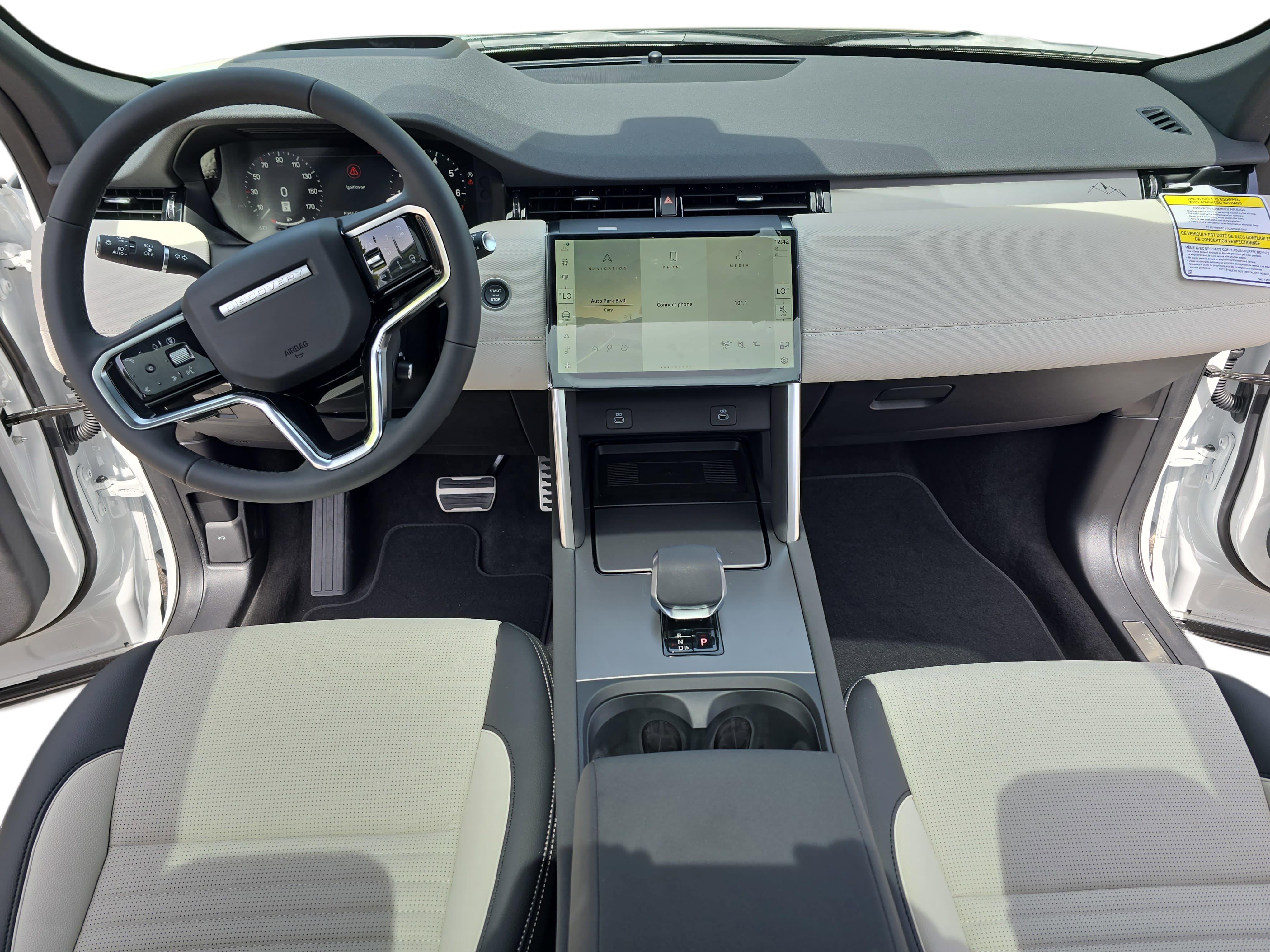 New 2026 Land Rover Discovery Sport Landmark AWD/4WD image 9