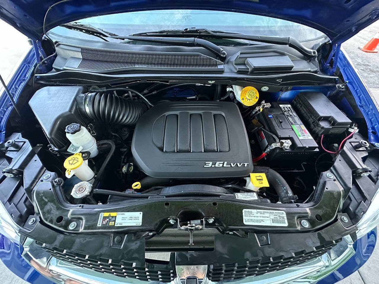 Used 2018 Dodge Grand Caravan SXT image 39