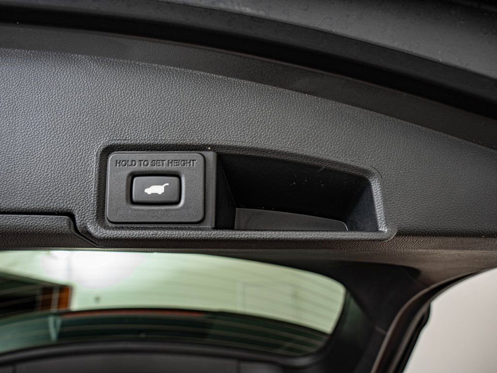 Certified 2025 Acura RDX SH-AWD w/ Advance Package image 38