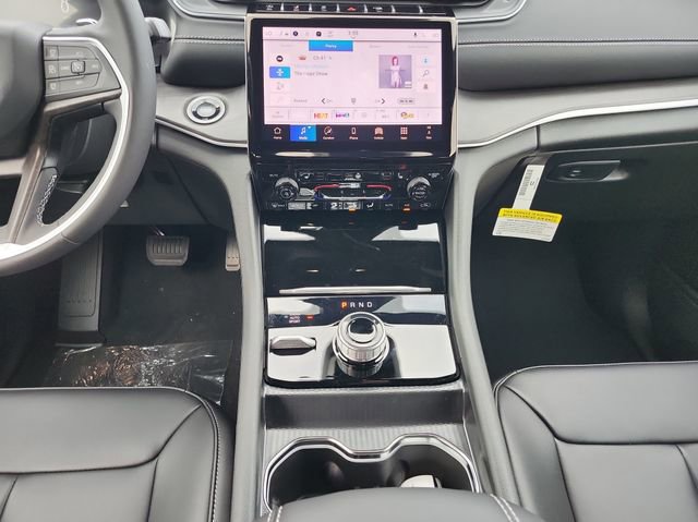 New 2025 Jeep Grand Cherokee Limited image 15