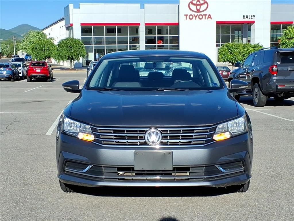 Used 2017 Volkswagen Passat 1.8T SE FWD image 10