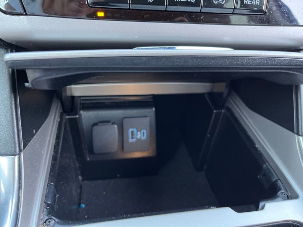 Used 2023 Ford Explorer XLT w/ Equipment Group 202A image 31