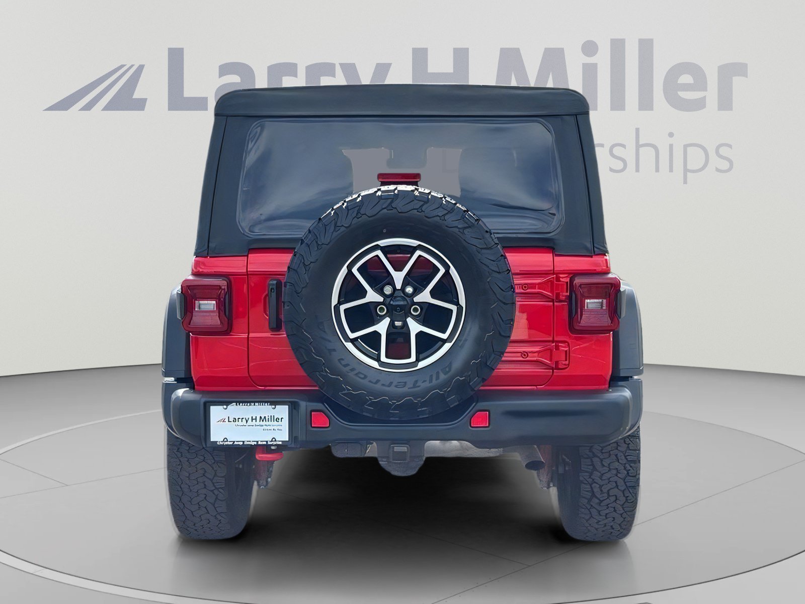 Used 2025 Jeep Wrangler Unlimited Rubicon w/ Steel Bumper Group AWD/4WD image 5