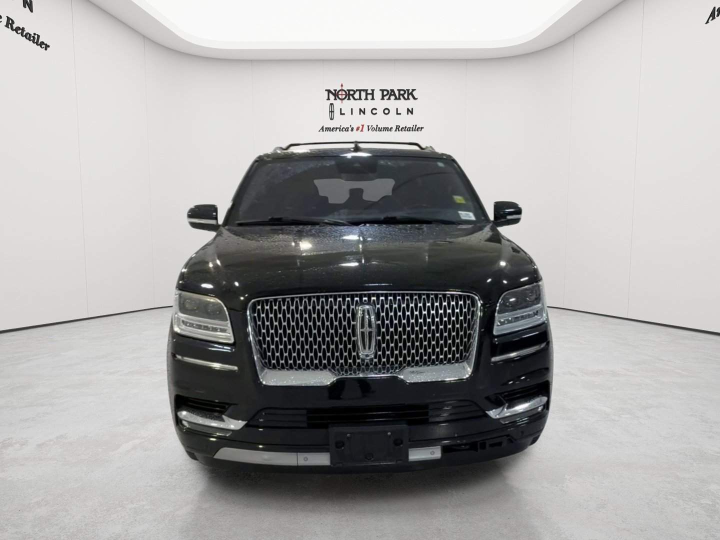 Used 2018 Lincoln Navigator L Reserve w/ Technology Package AWD/4WD image 4