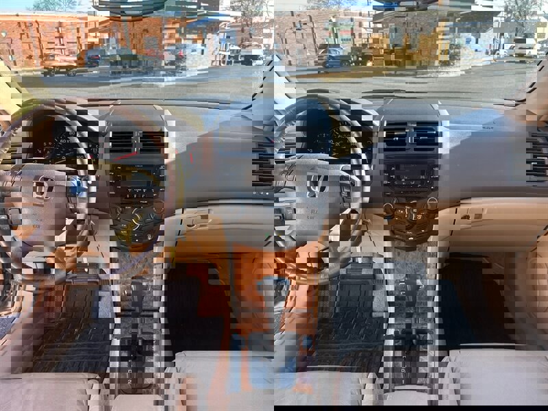 Used 2005 Honda Accord EX image 18