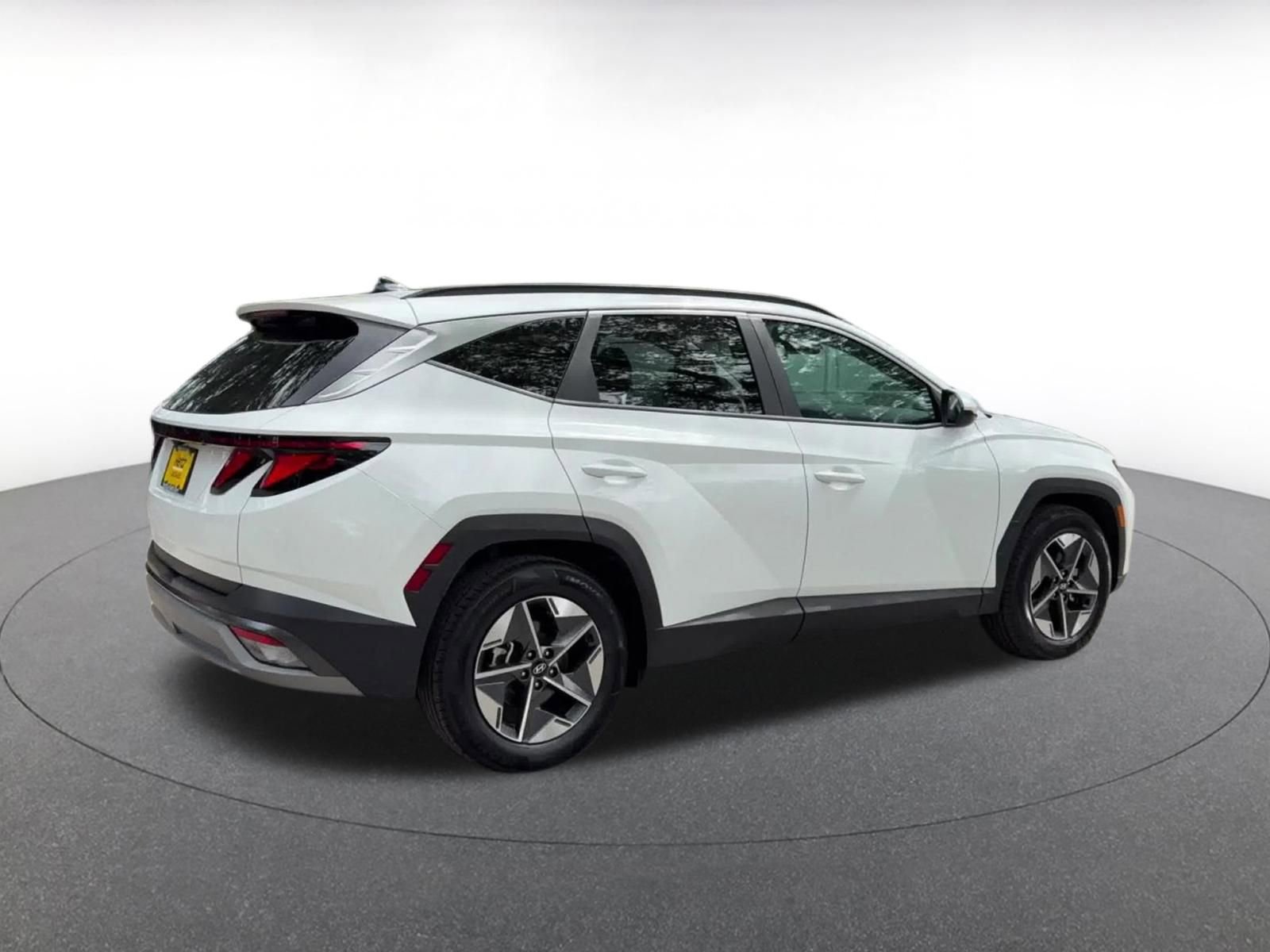 Used 2025 Hyundai Tucson SEL FWD image 16