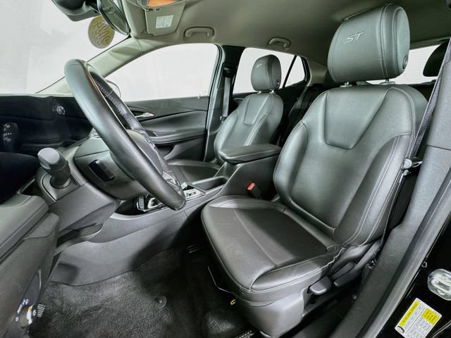 Used 2024 Buick Encore GX Sport Touring AWD/4WD image 11